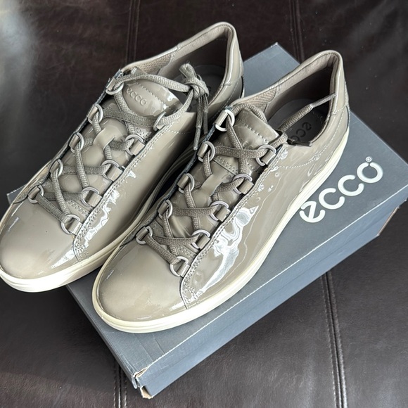 Ecco PatentLeather Taupe Gray Sneakers EUR 40 US 9 and EUR 41 US 10